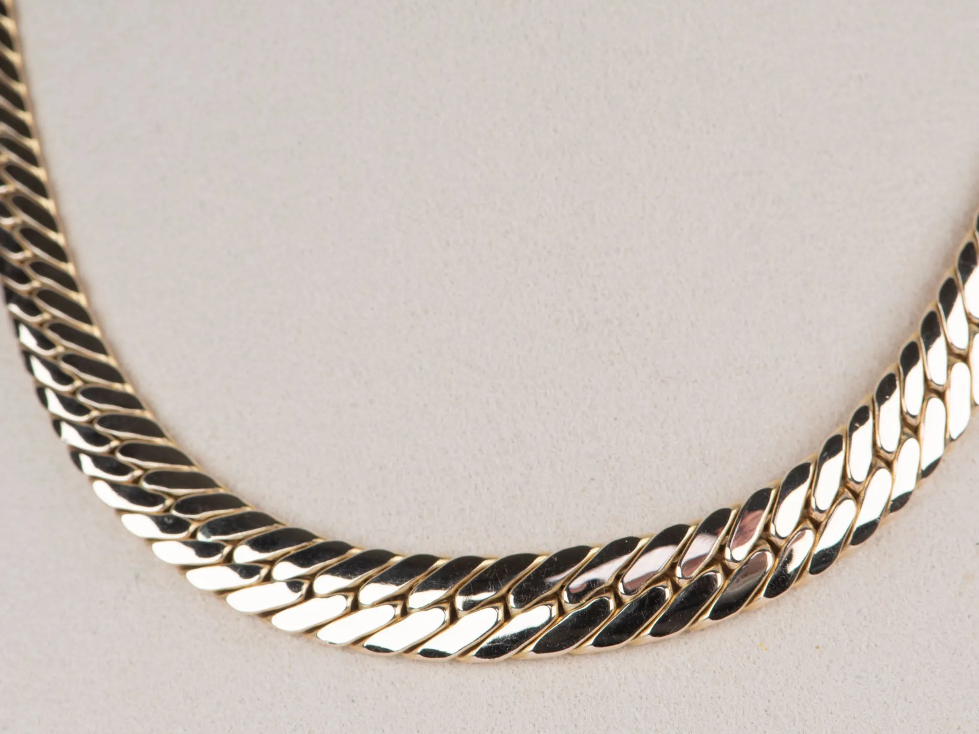 8.3mm Herringbone Link Chain Necklace 16.25 14k Gold 18.92g R4479