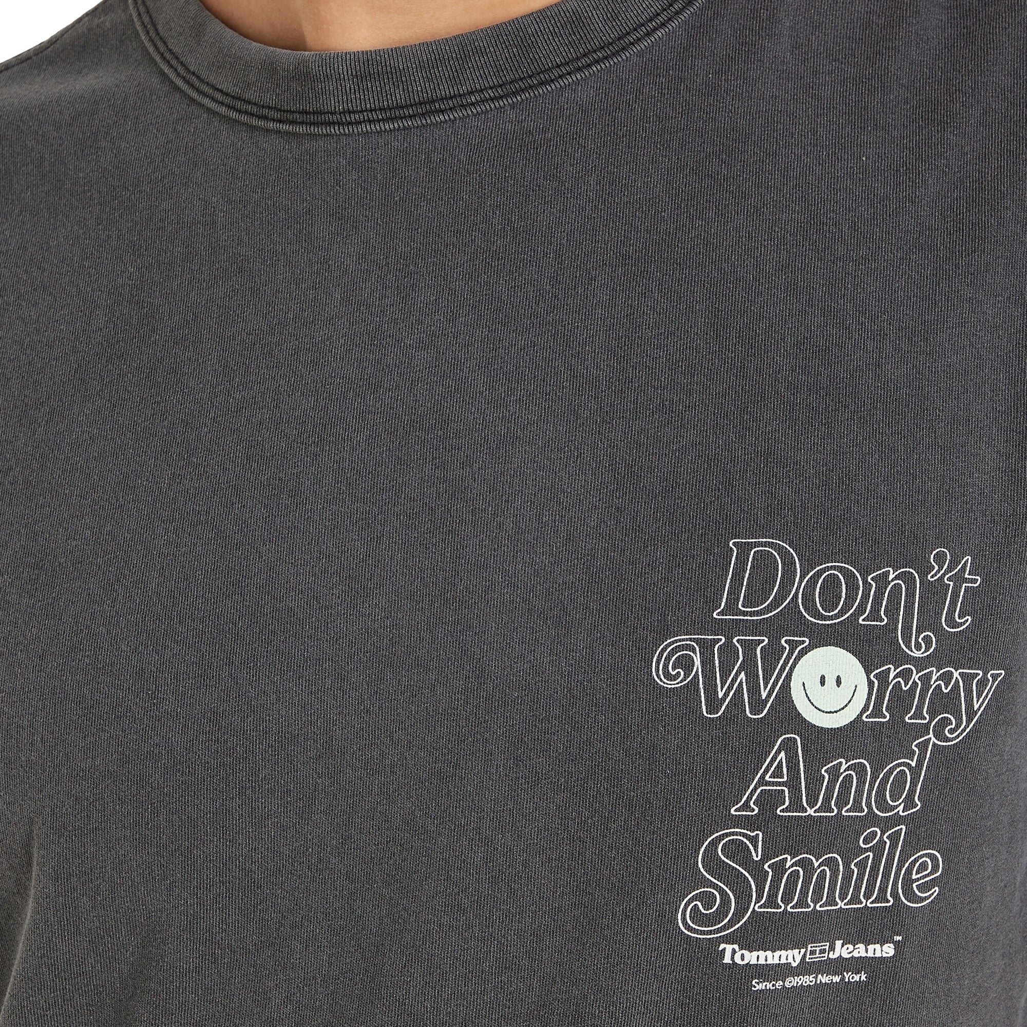 Tommy Jeans Don't Worry And Smile Graphic T-Shirt - Washed Black