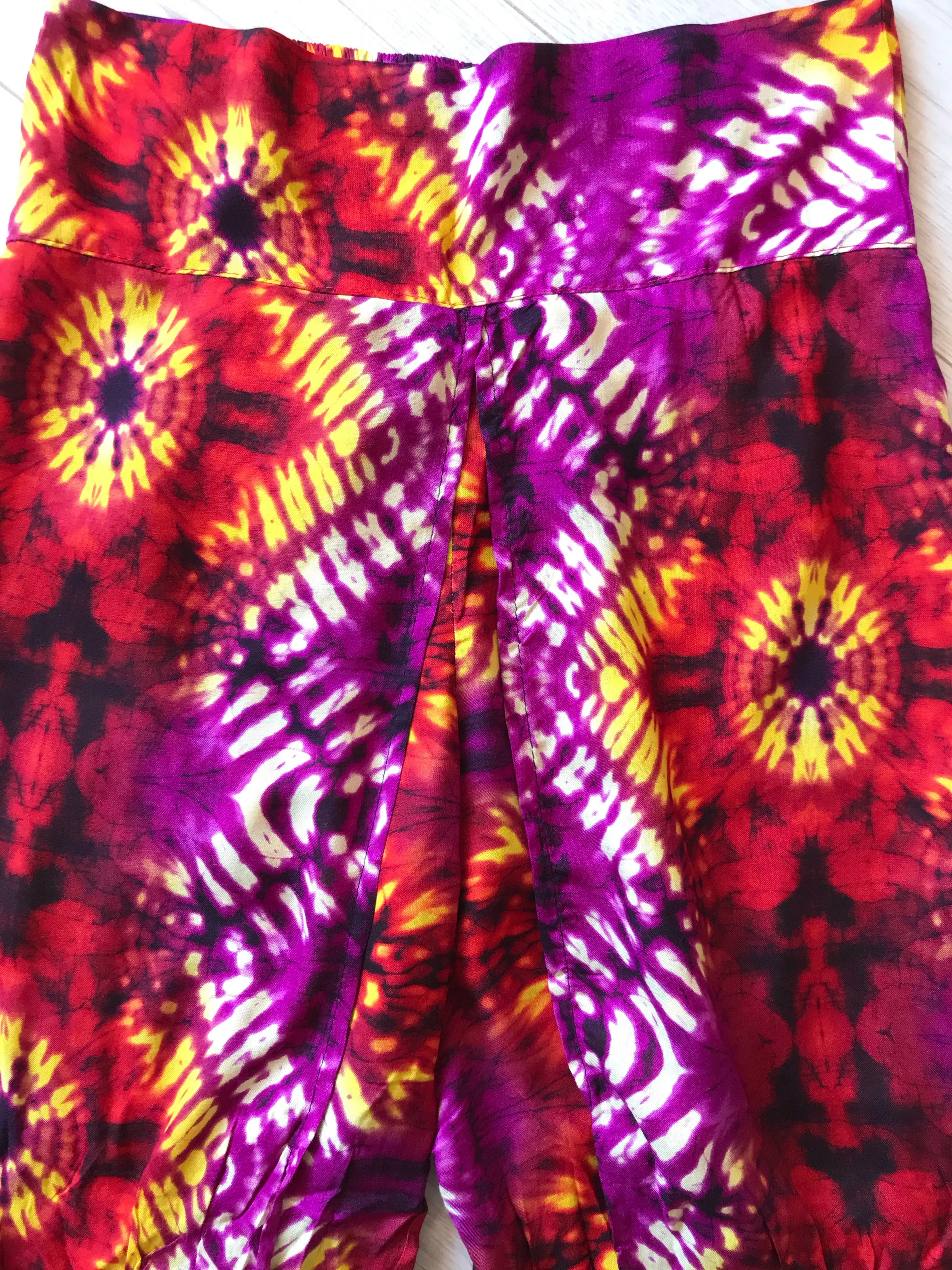 WONDERFUL TIE DYE FISHERMAN STYLE PANTS SIZE SMALL / MED - PETITE