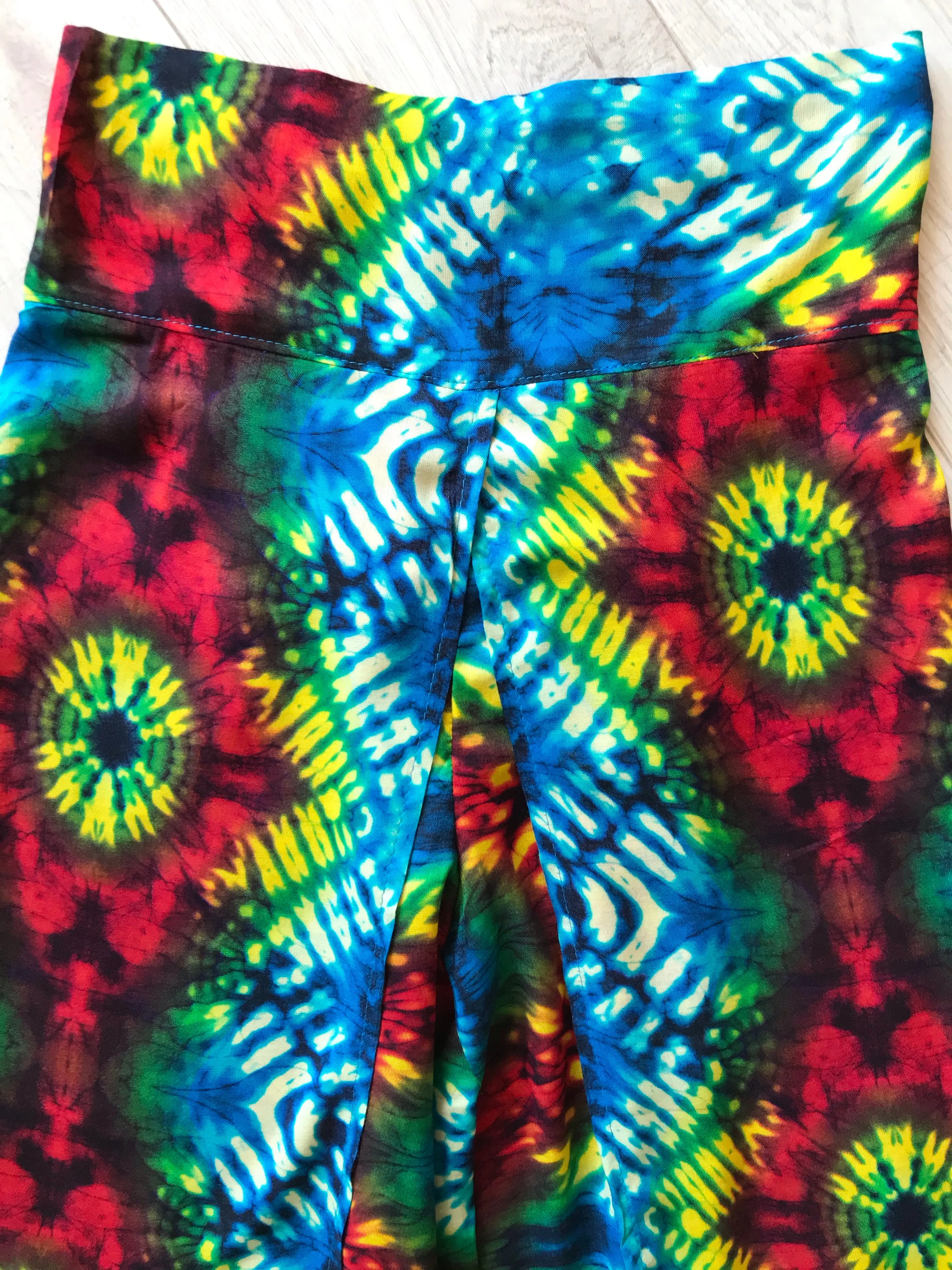 WONDERFUL TIE DYE FISHERMAN STYLE PANTS SIZE SMALL / MED - PETITE